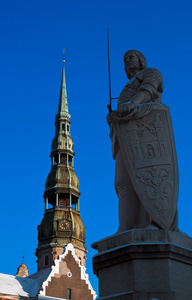 罗兰和圣彼得大教堂的雕塑