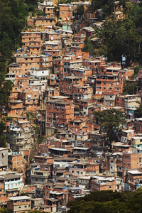 favellas，在里约热内卢的一个贫困社区的棚户