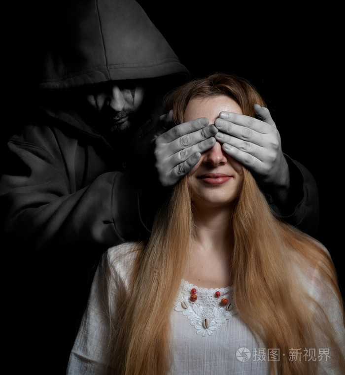 死亡观: 女人的邪恶阴险的人感到惊讶