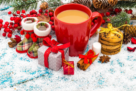 圣诞假期背景与咖啡杯