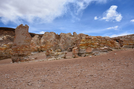 岩石与山在智利阿塔卡马沙漠的景观