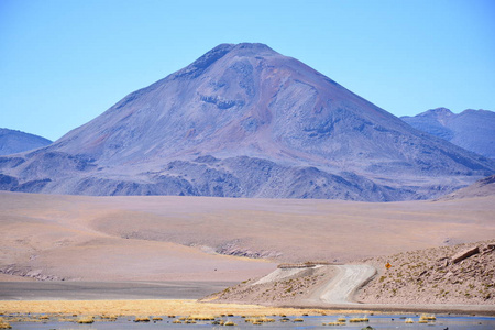 景观的山谷和山脉在智利阿塔卡马沙漠