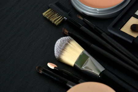 化妆工具和化妆粉