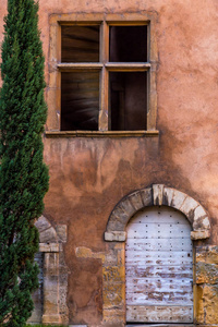 老石制建筑用木质门的前面
