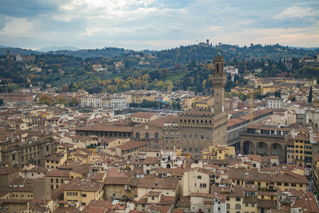 从观测平台大教堂，圣母百花大教堂佛罗伦萨美丽鸟瞰图