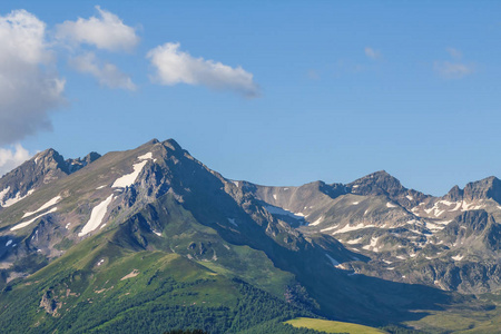 绿色的山谷山景