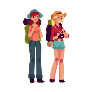 两个漂亮的女孩旅行，搭便车背包和照相机