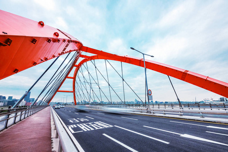 在首尔的抽象钢结构桥