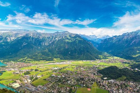 因特拉肯的全景 airview