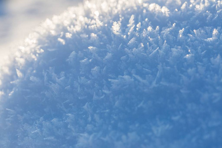 雪水晶在大接近