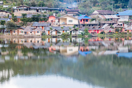 湖景房的湄，泰国爱泰村
