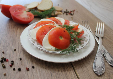 意大利番茄沙拉西红柿，马苏里拉