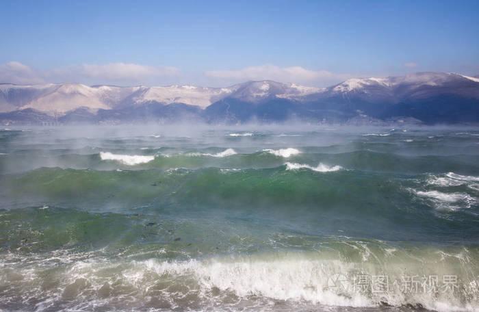 黑海在冬天的海景