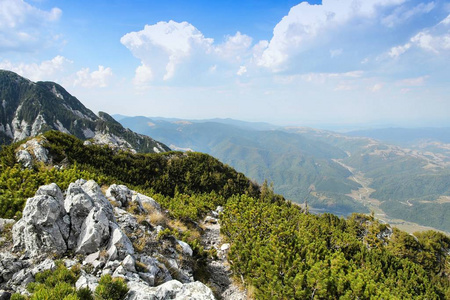 徒步旅行在欧洲的山