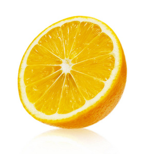 圆形截面的孤立的白色背景上的柠檬