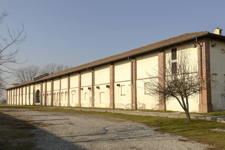 在米兰，意大利 Mirasole 修道院农村建筑物外墙