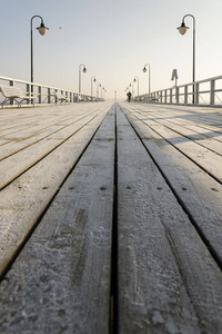 在冬季，欧洲在日出后在波兰格丁尼亚 orlowo 码头