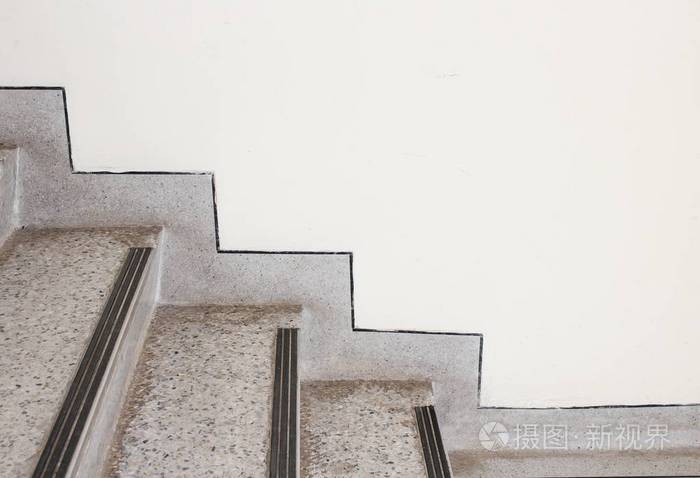 关闭楼梯水磨石大理石地板侧侧的墙壁