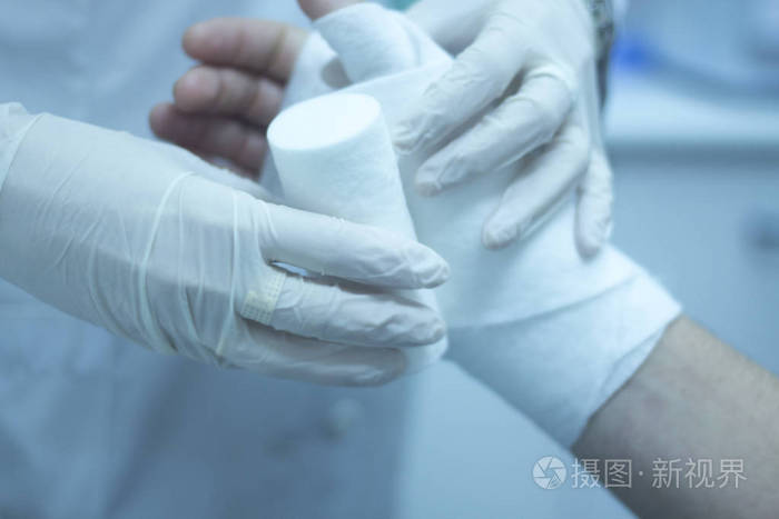 医生病人石膏