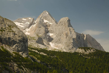 多洛米蒂山夏日风景