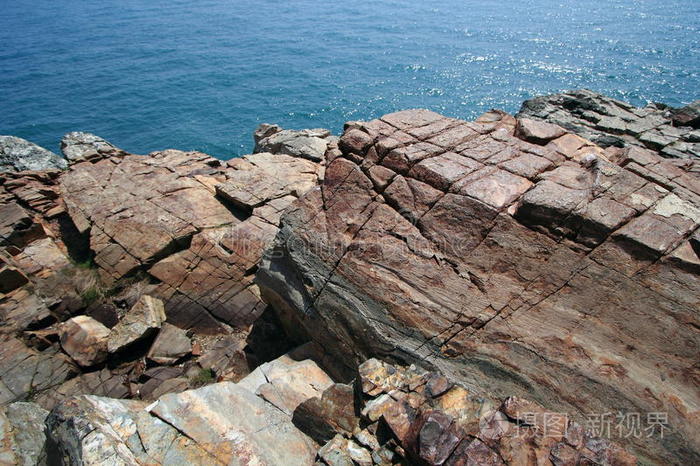 岩石悬崖基岩海岸海角海洋露头地质地形飞来峰海岸巨石悬崖火成岩地层