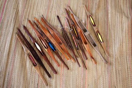 编织泰国丝绸的设备工艺