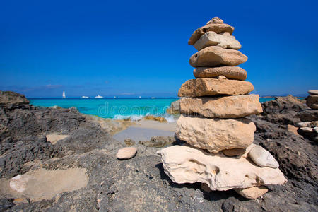 福尔门特拉illetes海滩海滩上的石像