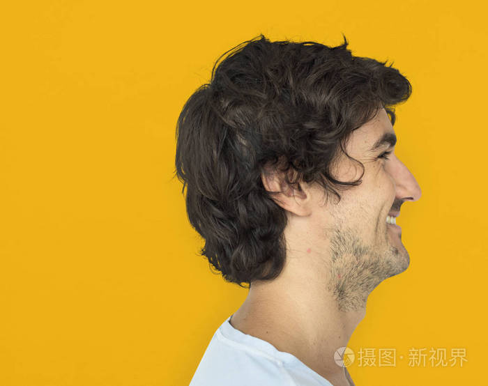 英俊的男人的侧脸