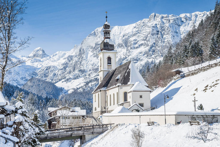 教会在冬天，巴伐利亚，德国拉姆绍