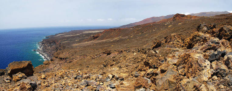 奥尔奇利亚灯塔，耶罗岛岛附近的火山地质景观。西班牙