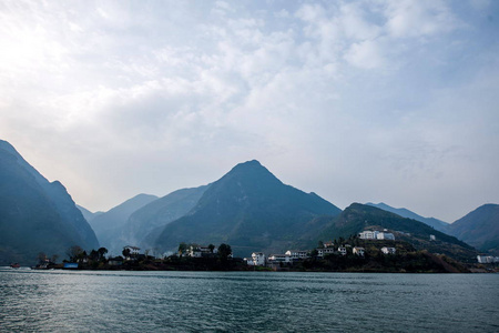 重庆巫山大宁河河三三峡峡谷图片