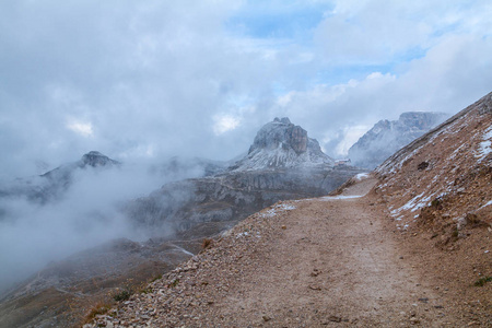 在优美的环境中白云岩 Tre 犯罪 di Lavaredo