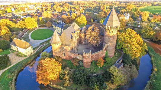 空中的中世纪城堡 Kinn 克雷菲尔德