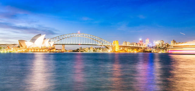 美丽的夜晚天际线的悉尼，澳大利亚