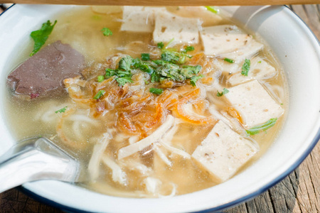 越南猪肉米粉汤