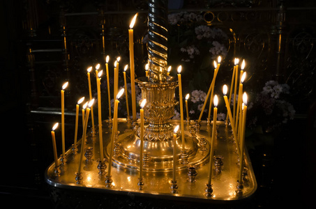 蜡烛在教会里安息
