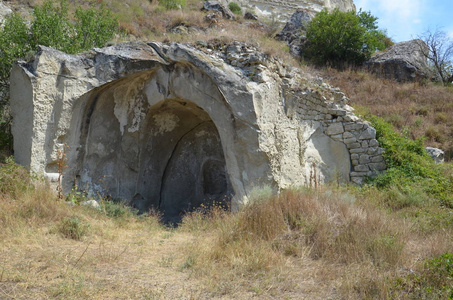 在克里米亚半岛上的石灰岩洞穴图片