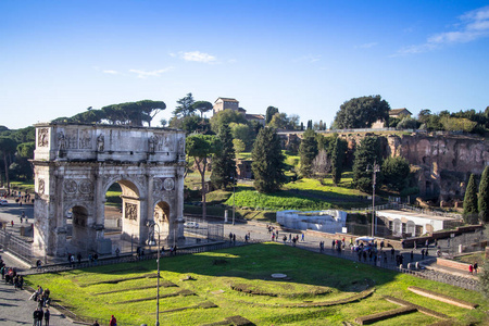 拱的君士坦丁在罗马竞技场附近