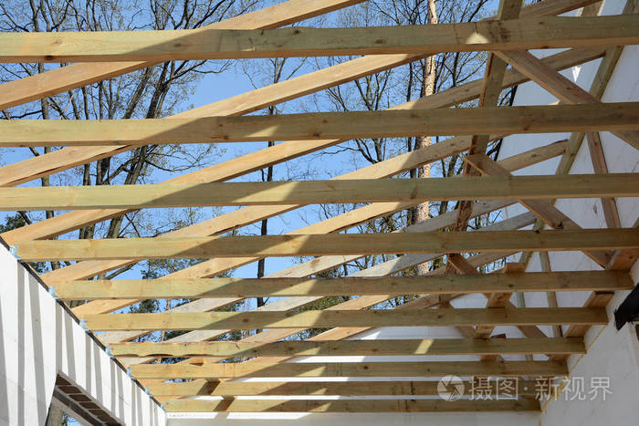 木结构建筑.木制的屋面工程施工.家的的