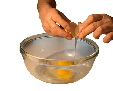 鸡蛋打入碗