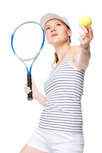 随意的白色背景上的职业网球选手的照片