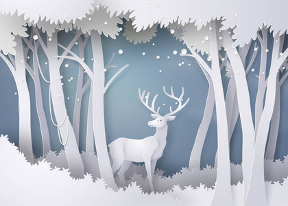在积雪的森林中的鹿