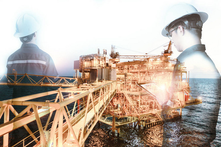 海上施工平台生产石油和天然气与 b