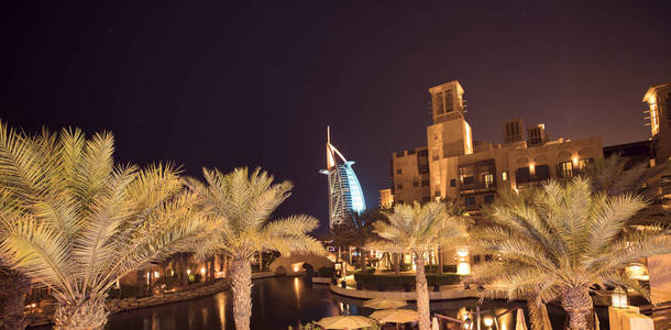 迪拜，阿联酋3 月 03 观的酒店 Burj Al Arab 从露天市场