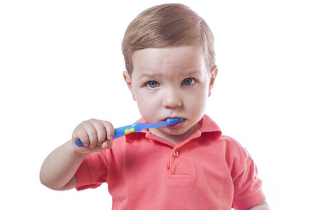 可爱的小宝贝男孩刷牙