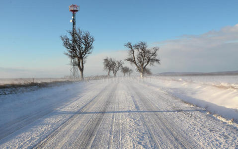 冬日公路小雪