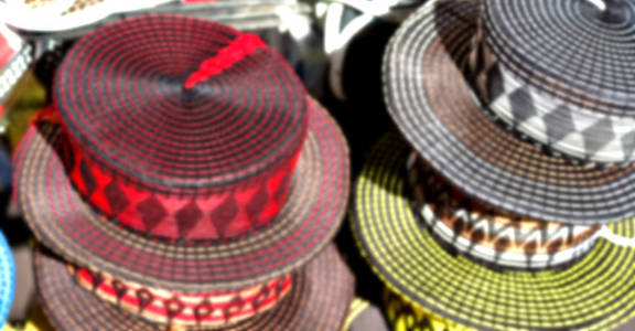 在南非的近景彩色帽子图片
