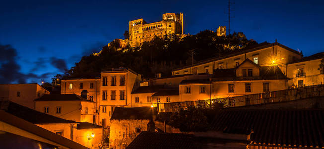 在莱里亚城堡葡萄牙夜景
