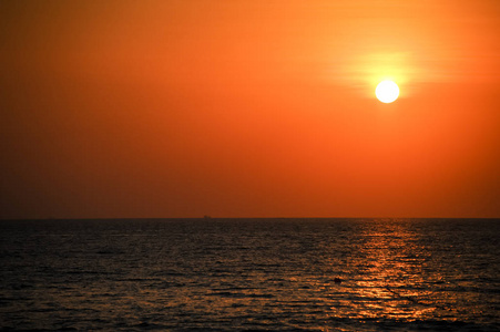 美丽的日落，在安达曼海