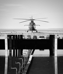 直升机在塔林港